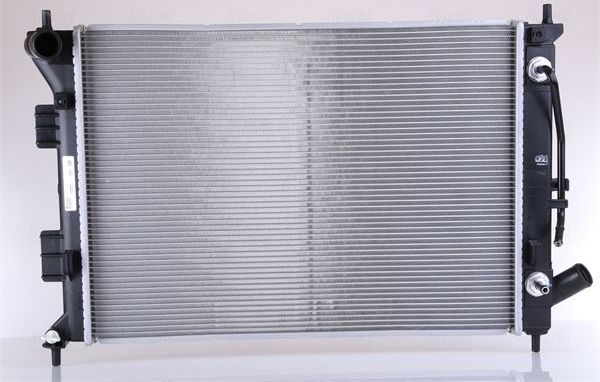 Радиатор охлаждения двигателя Nissens. Артикул 675039