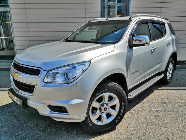 Дефлекторы V-Star для окон Chevrolet Trialblazer II 2012-2016. Артикул D14241