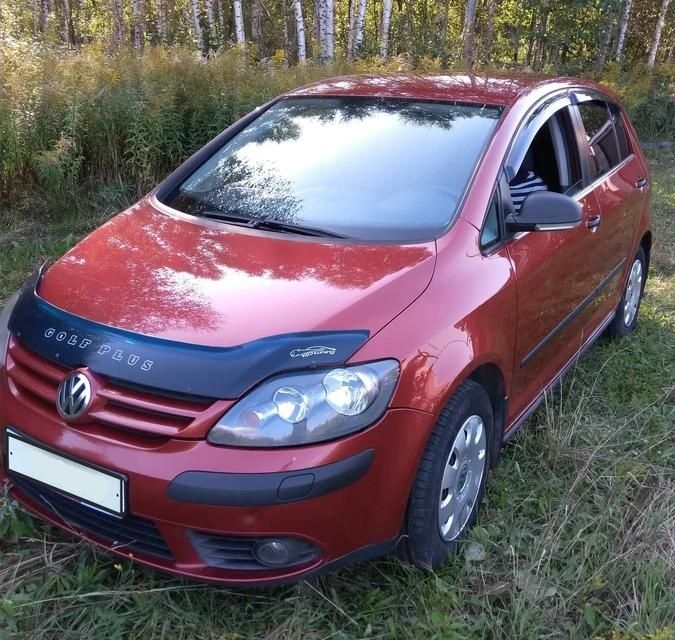 Дефлектор Vip-Tuning для капота Volkswagen Golf Plus 2004-2009. Артикул VW32