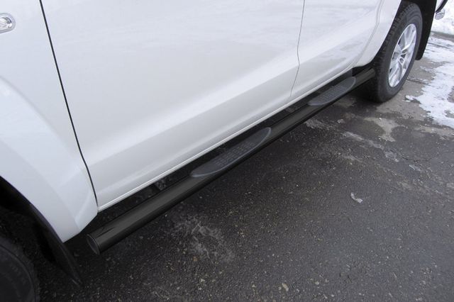 Пороги Slitkoff d76 с проступями для Volkswagen Amarok I рестайлинг 2016-2026 Черные. Артикул VWAM16-004B