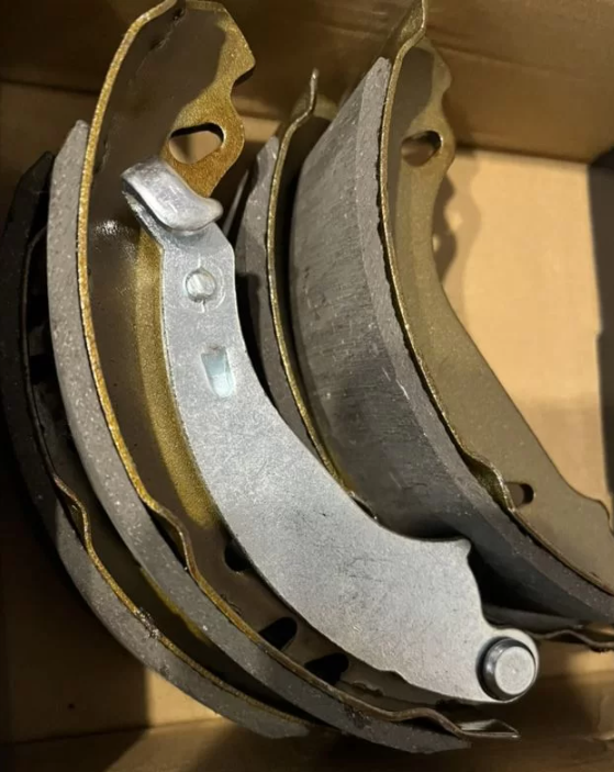 Тормозные колодки Miles. Артикул E210039