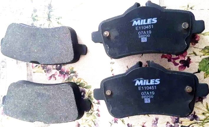 Тормозные колодки Miles (Semi-Metallic). Артикул E110451
