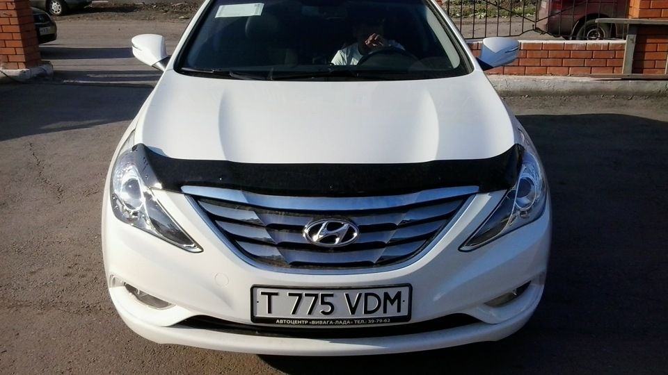 Дефлектор SIM капота Hyundai i45 2010-2014. Артикул SHYSON1012