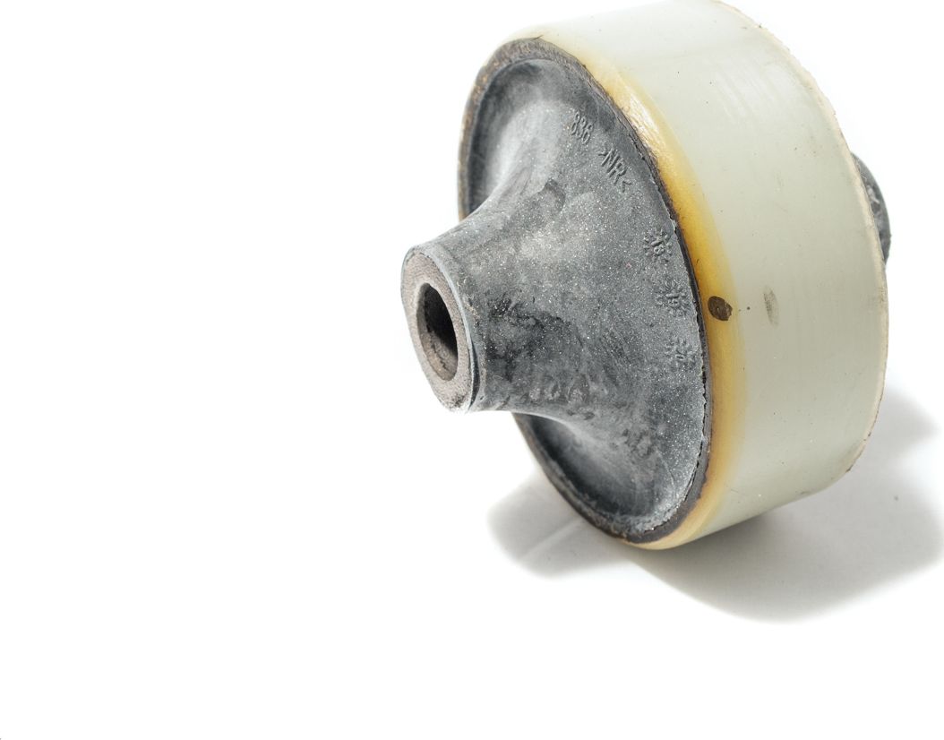 Сайлентблок переднего рычага подвески Cworks. Артикул F280R0024