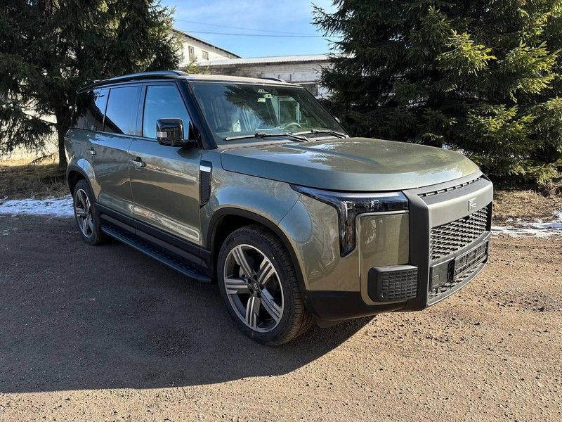 Пороги алюминиевые ТСС с пластиковой накладкой 2020 мм для Rox 01 2024-2026 Карбон черные. Артикул ROX0124-02BL