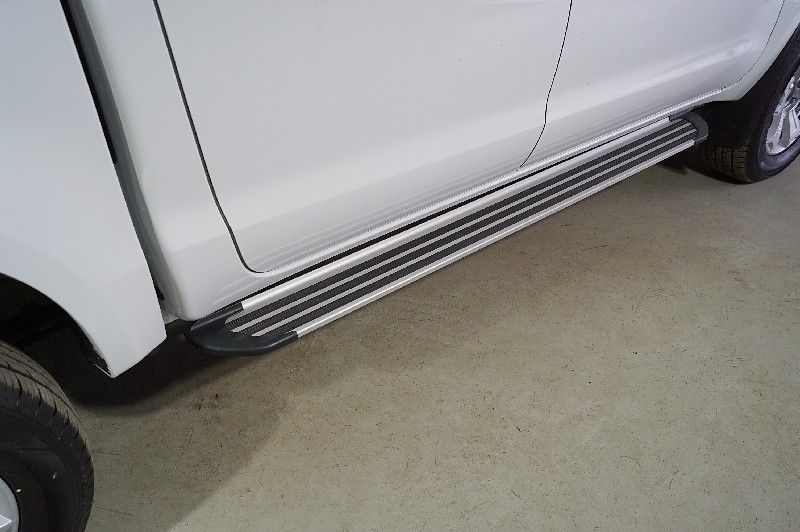 Пороги алюминиевые ТСС Slim Line Silver 1920 мм для JAC T8 Pro 2023-2026. Артикул JACT8P23-05S