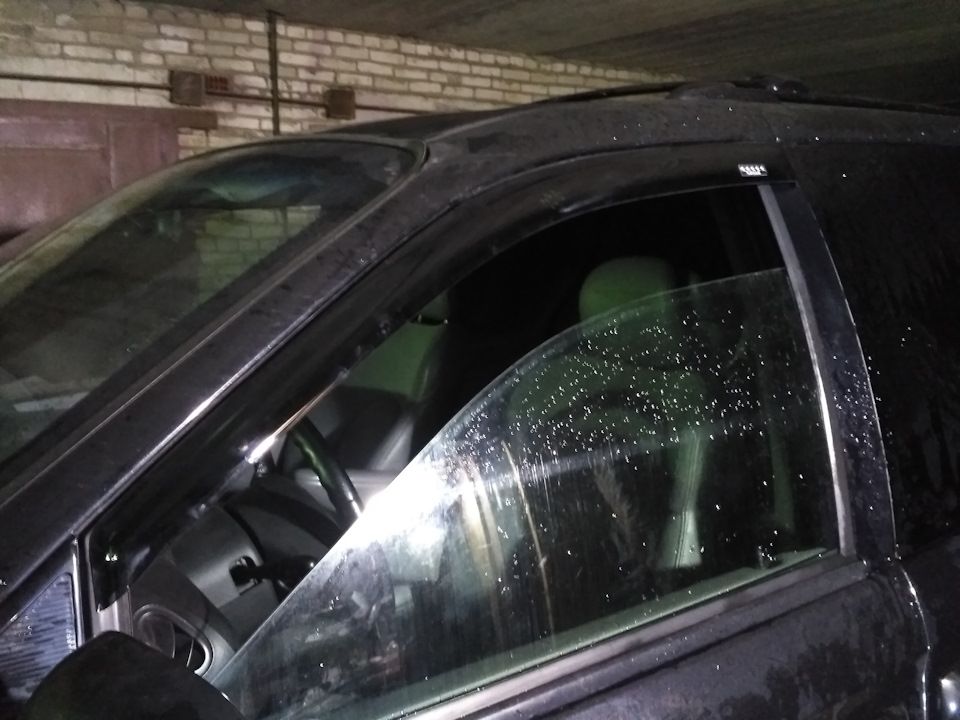 Дефлекторы V-Star для окон Chrysler Voyager III, IV 1995-2008. Артикул D06048