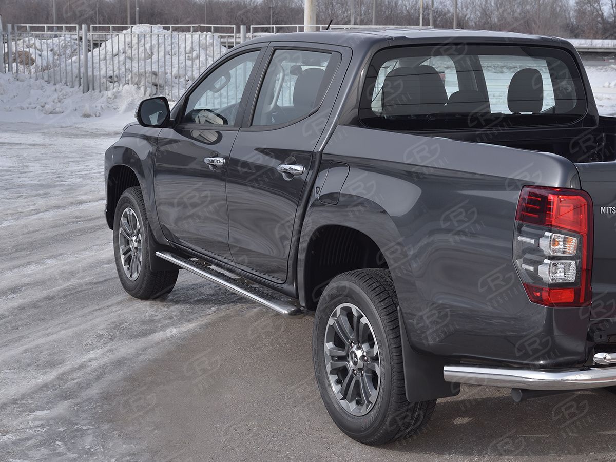 Защита порогов RusStal труба 120х60 овал с проступью для Mitsubishi L200 V рестайлинг 2018-2026. Артикул ML2O-003270