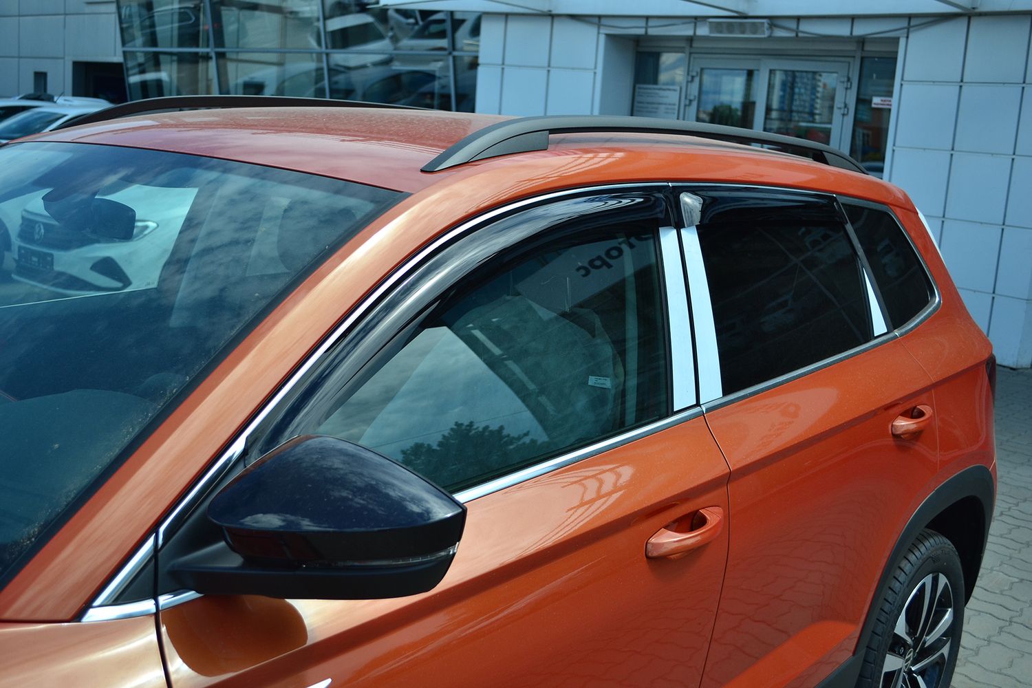 Дефлекторы SIM для окон Volkswagen Taos (хром пакет) 2020-2026. Артикул SSCKAR2032