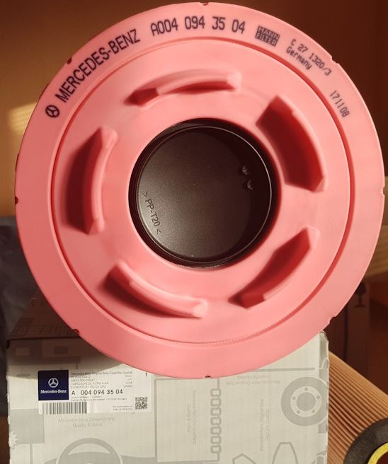 Воздушный фильтр Mercedes-Benz. Артикул A0040943504