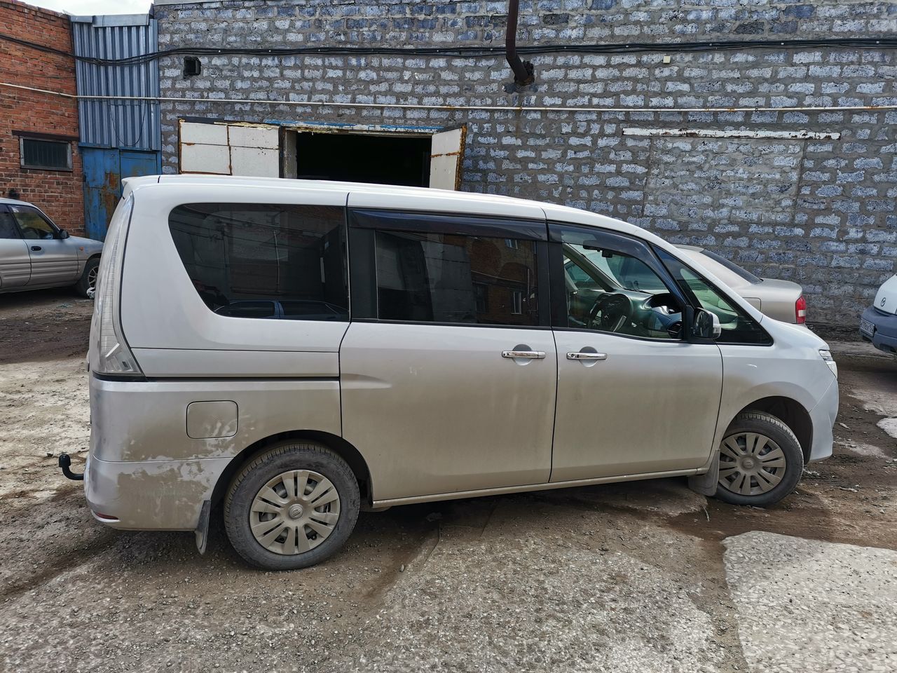 Фаркоп Halty для Nissan Serena C26 2WD/4WD (стандартная комплекатция, в т.ч. гибрид) 2010-2016. Артикул Vst50_125 (H.N31.A)
