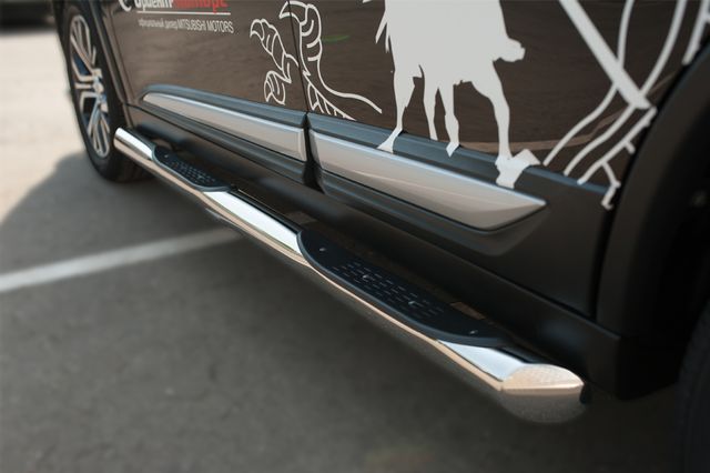 Защита порогов RusStal труба d76 с накладкой (вариант 1) для Mitsubishi Outlander III 2015-2018. Артикул MOT-0021081