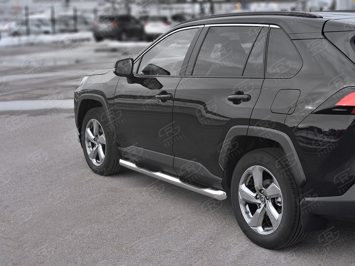 Защита порогов RusStal труба d76 (вариант 1) с накладкой для Toyota RAV4 V 2019-2026. Артикул TR4T-0033671