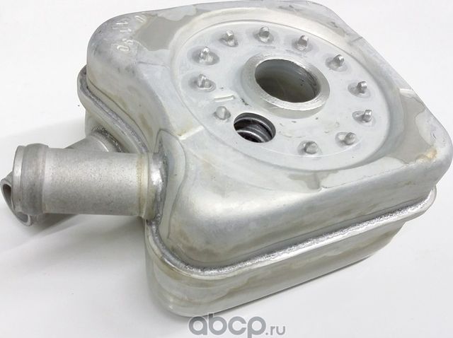 Радиатор масляный (маслоохладитель) для двигателя VAG. Артикул 078117021A