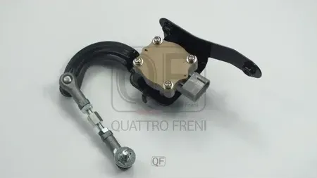 ДАТЧИК РЕГУЛИРОВКИ ДОРОЖНОГО ПРОСВЕТА В СБОРЕ (Quattro Freni). Артикул QF28D00045