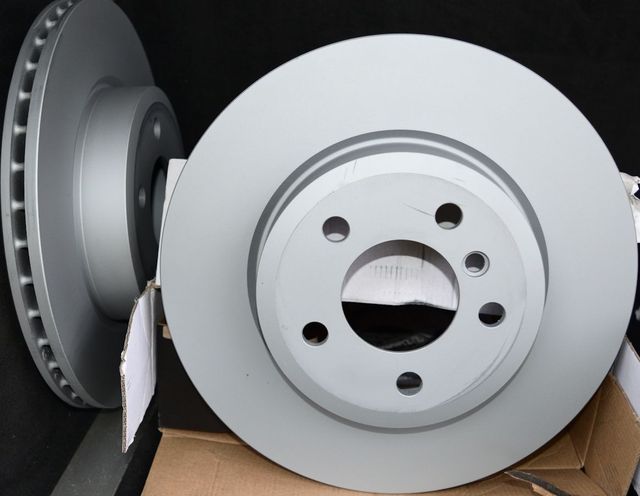 Тормозной диск Zimmermann Coat Z передний для BMW X3 I (E83) 2003-2011. Артикул 150.3431.20