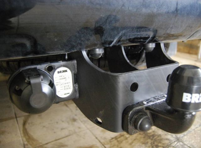 Фаркоп Brink (Thule) для Lexus LX 570 2008-2026. Фланцевое крепление. Артикул 424600