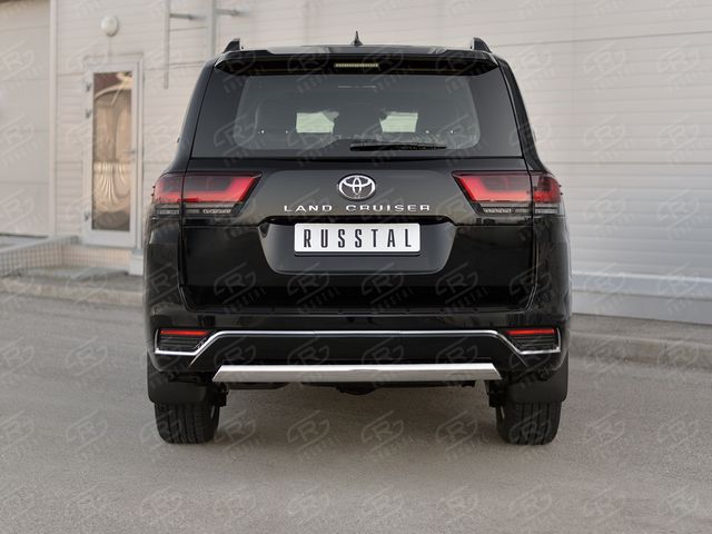 Защита RusStal заднего бампера d75х42 дуга для Toyota Land Cruiser 300 70th Anniversary 2021-2026. Артикул TLCZ-003638