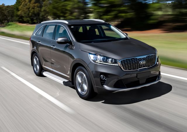 Пороги алюминиевые Rival Silver для Kia Sorento III Prime рестайлинг 2017-2020. Артикул F180AL.2803.4