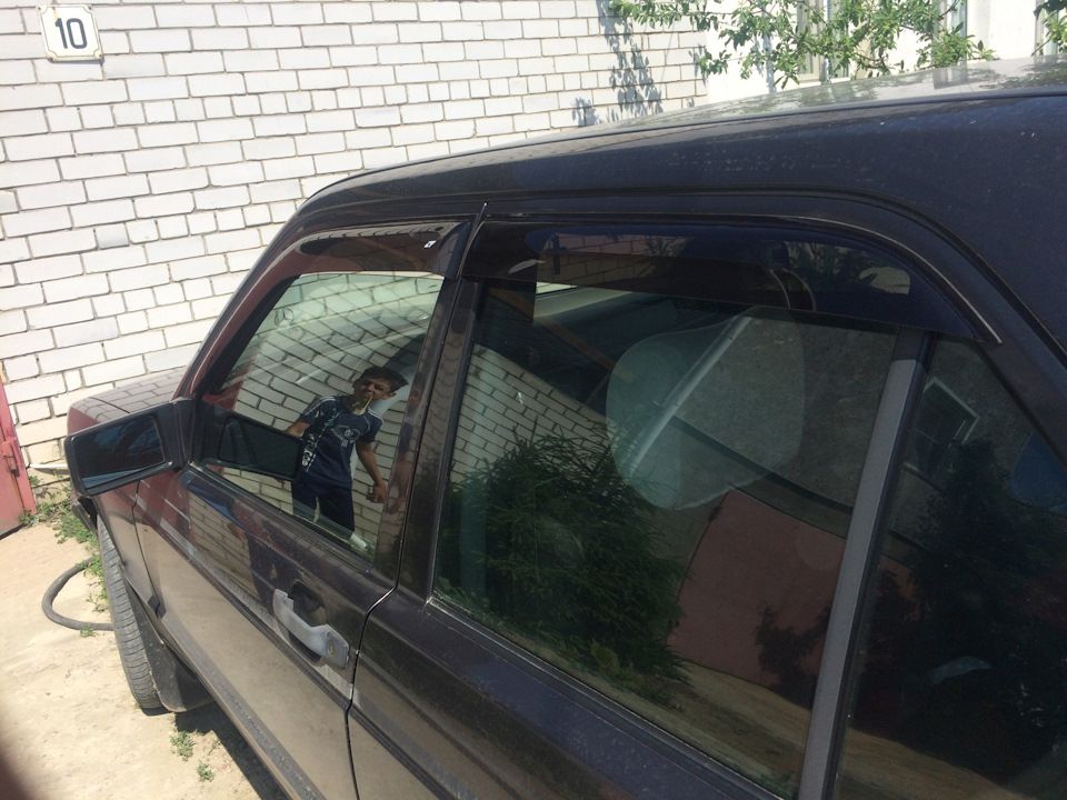 Дефлекторы Cobra Tuning для окон Mercedes-Benz 190 W201 седан 1982-1993. Артикул M34982