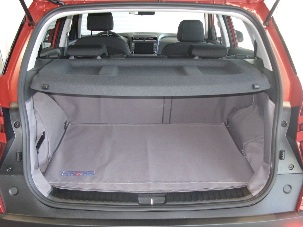 Защитный чехол AUTOSMSTUDIO "Maxi" в багажник автомобиля для Hyundai Creta II 05.2021-2026, серый. Артикул TP-HCR-H12MAXI-GR