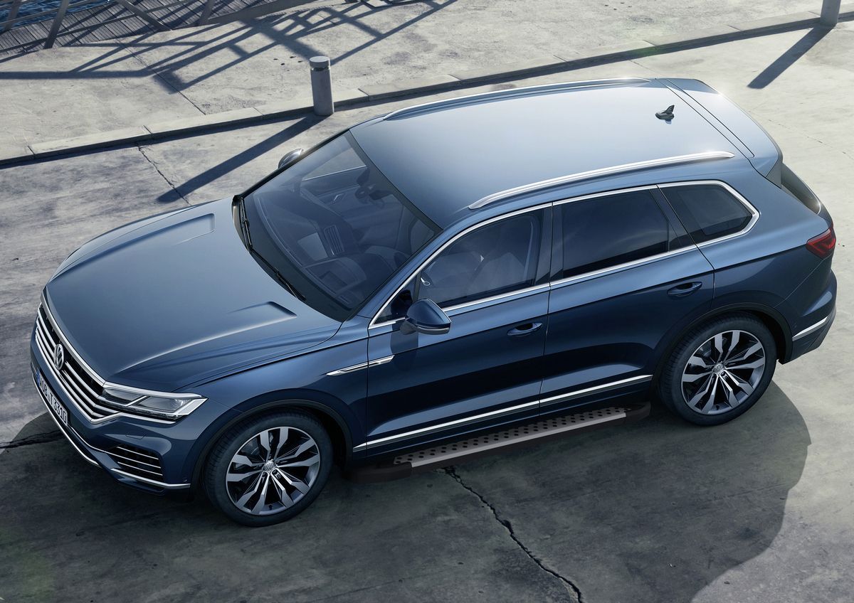 Пороги алюминиевые Rival Bmw-Style круг для Volkswagen Touareg III 2018-2026. Артикул D193AL.5806.1