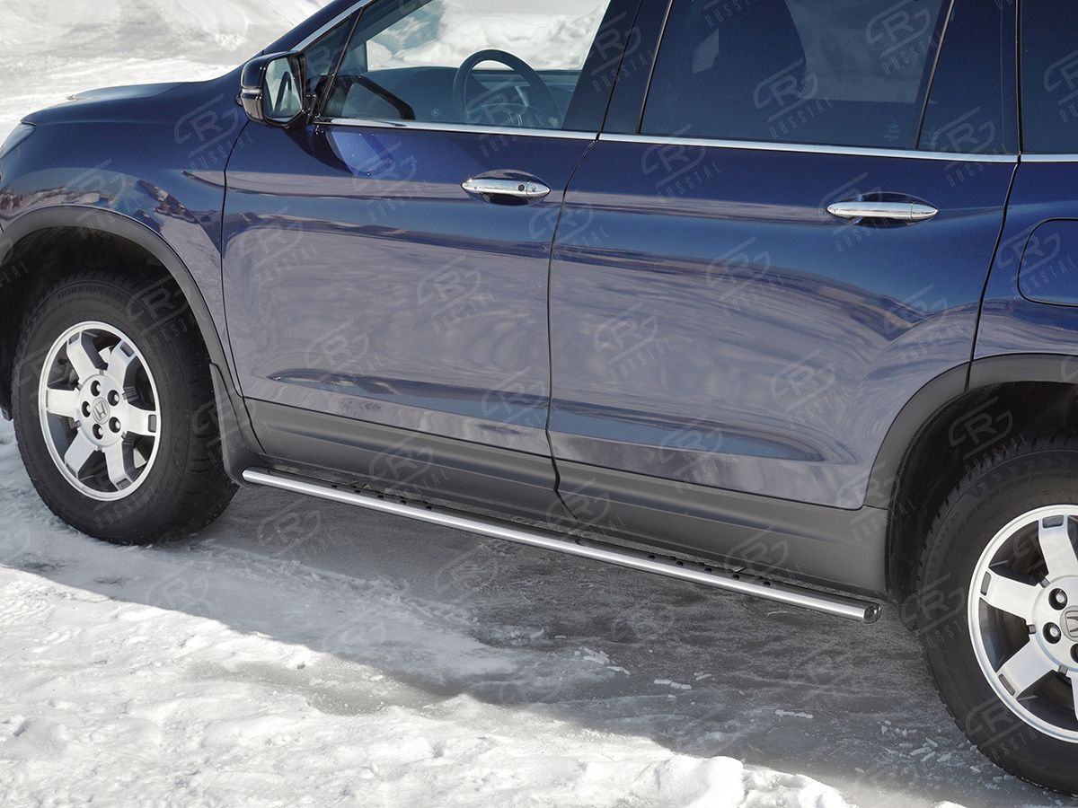 Защита порогов RusStal труба 75х42 овал с проступью для Honda Pilot III 2016-2026. Артикул HPO-002925