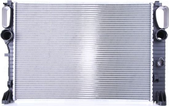 Радиатор охлаждения двигателя Nissens ** FIRST FIT **. Артикул 67102A