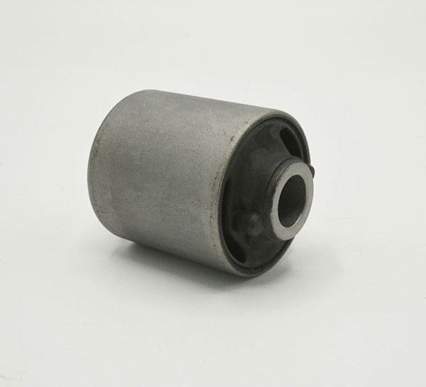 Сайлентблок заднего рычага подвески CTR нижний для Toyota Camry 40 (V40, XV40) 2006-2014. Артикул GV1080