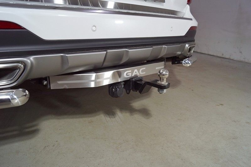 Фаркоп ТСС оцинкованный под американский квадрат с накладкой с надписью GAC для GAC GS8 4WD I 2019-2023 (нерж. шар). Артикул TCU00317N