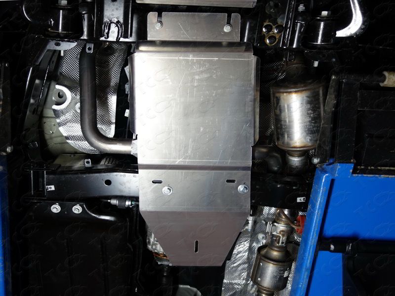 Защита алюминиевая ТСС (4 мм) для КПП и РК Land Rover Discovery IV 2015-2017. Артикул ZKTCC00179