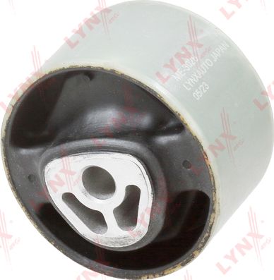 Подушка (опора) двигателя LYNXauto. Артикул ME-3026