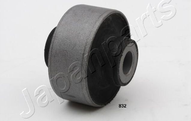 Сайлентблок переднего рычага подвески Japanparts. Артикул RU-832