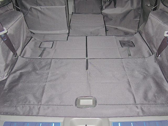 Защитный чехол AUTOSMSTUDIO "Maxi" в багажник автомобиля для Nissan Pathfinder R51 LE (c сабвуфером) 2004-2014, черный. Артикул TP-NP(IV)-MAXI-BL