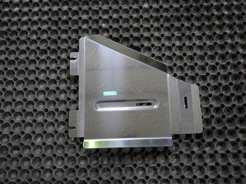 Защита алюминиевая ТСС (4 мм) для РК Lexus LX 570 2008-2022, Sport 2014-2022. Артикул ZKTCC00037