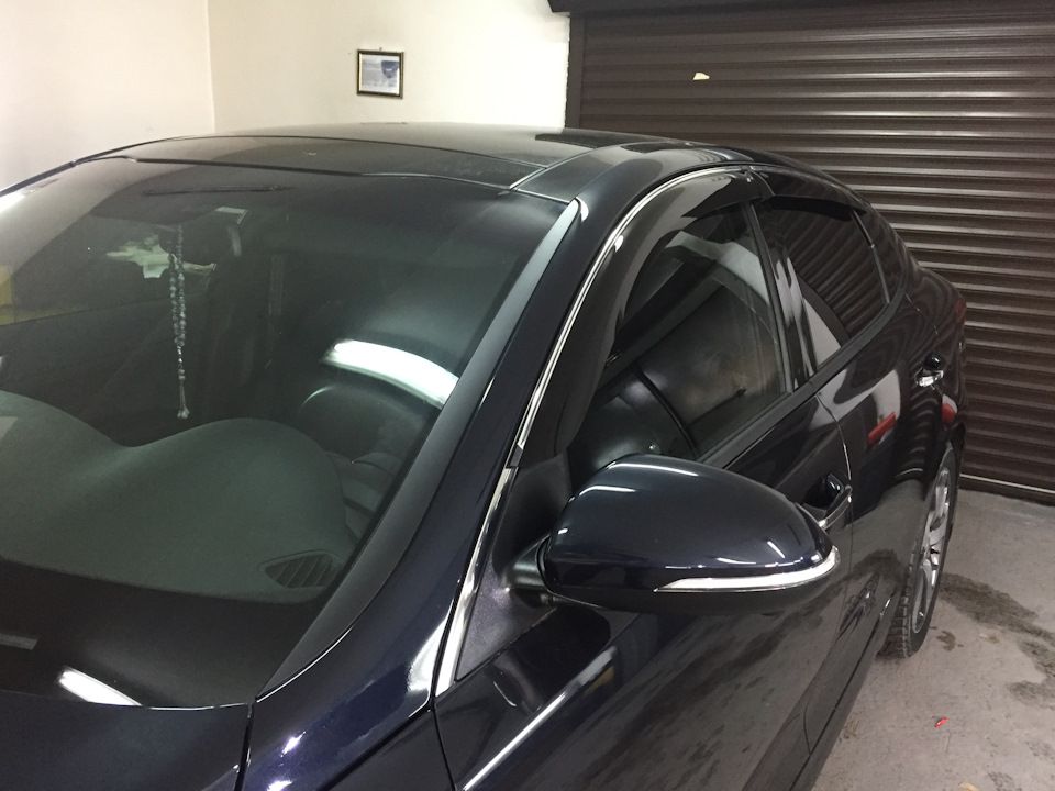 Дефлекторы Cobra Tuning для окон (c хром. молдингом) Kia Optima IV 2015-2020. Артикул K14815CR