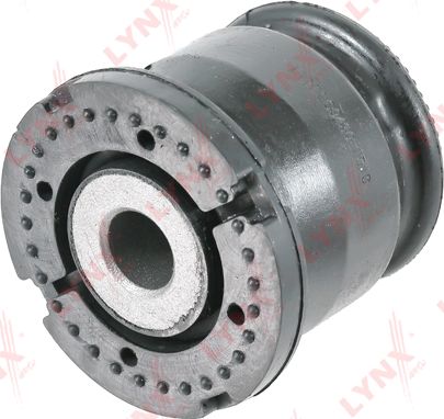 Сайлентблок переднего рычага подвески LYNXauto. Артикул C9430