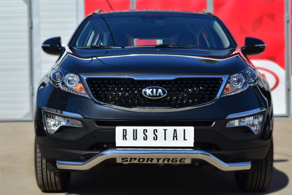Защита RusStal переднего бампера d63 (волна) c декор. надписью для Kia Sportage III 2014-2026. Артикул KSGZ-001665