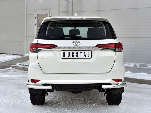 Защита RusStal заднего бампера уголки d63 секции-d42 уголки для Toyota Fortuner II 2020-2026. Артикул TFRZ-003541