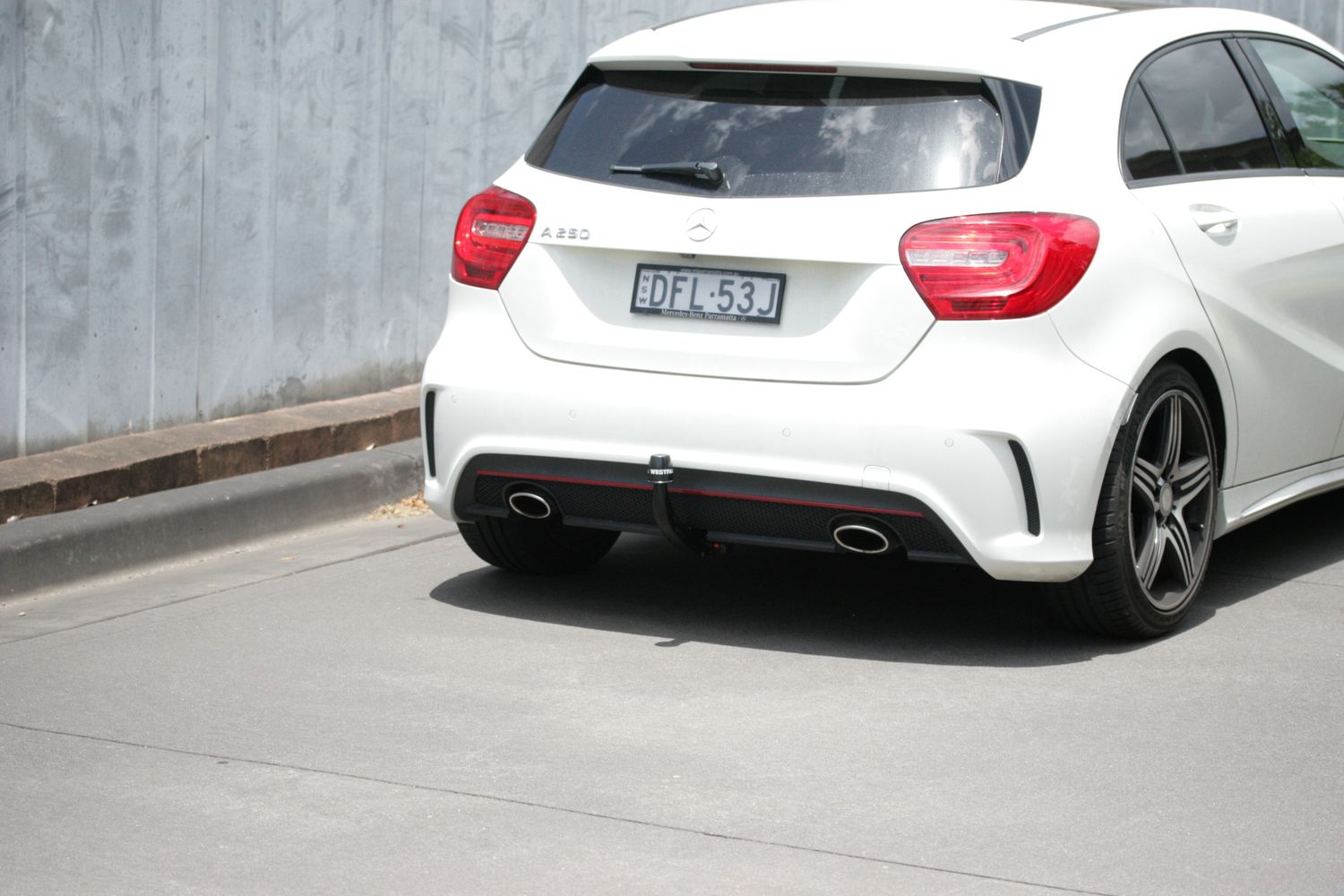 Фаркоп Westfalia для Mercedes-Benz B-Класс W246 2011-2018. Быстросъемный крюк. Артикул 313398600001