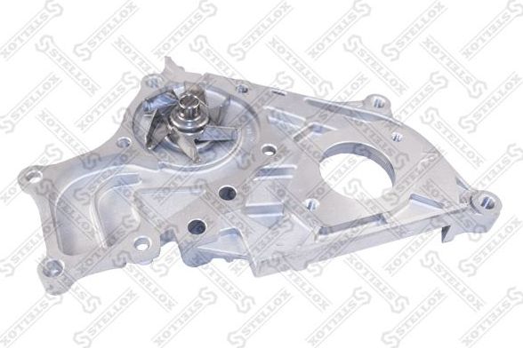 Помпа (водяной насос) Stellox для Toyota Corolla E70 1983-1987. Артикул 4501-0038-SX
