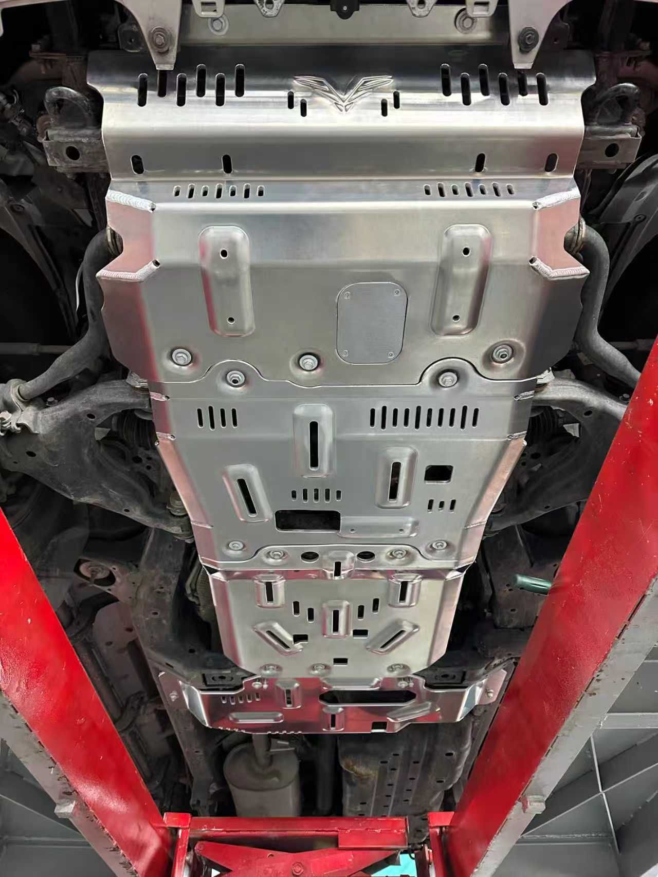 Защита алюминевая Falcon для радиатора, картера, РК, КПП Toyota Land Cruiser Prado 150 (дизель 2.8T VX, KDSS) 2009-2026. Артикул 8119381584HB