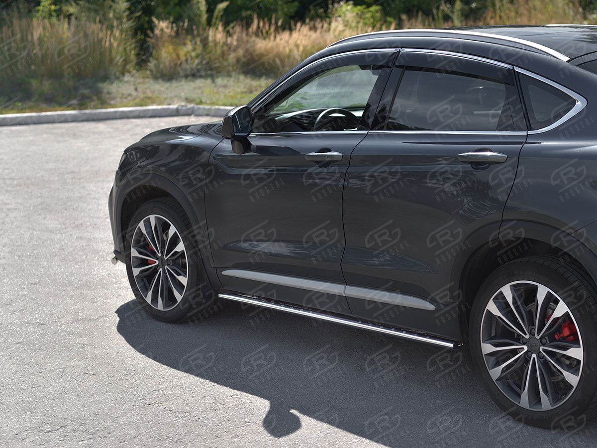 Защита порогов RusStal труба 75х42 овал с проступью для Geely Tugella 2020-2026. Артикул GTGO-003946