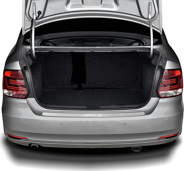 Накладка RusStal на задний бампер (лист нерж., шлифованный с надписью) для Volkswagen Polo V рестайлинг 2015-2026 седан. Артикул VWPN-003408