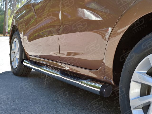 Защита порогов RusStal труба d76 с накладкой для Lada Xray 2015-2025 (Вариант 2). Артикул LXRT-0023882