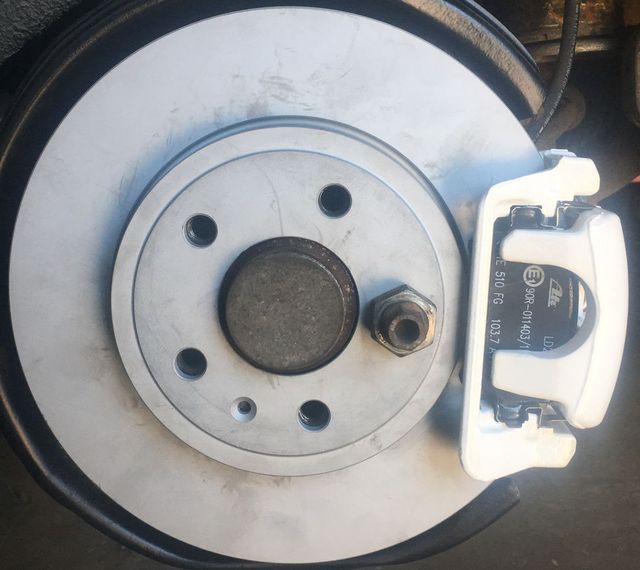 Тормозной диск Zimmermann Coat Z задний для Audi A4 III (B7) 2002-2009. Артикул 100.3310.20