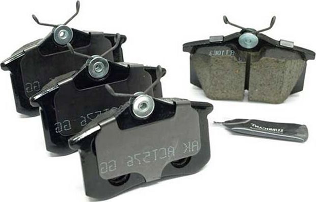 Тормозные колодки VAG. Артикул 1K0698451J