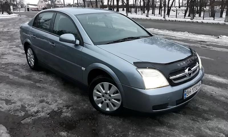 Дефлектор Vip-Tuning для капота (c облицовкой радиатора) Opel Vectra C универсал 2002-2005. Артикул OP12