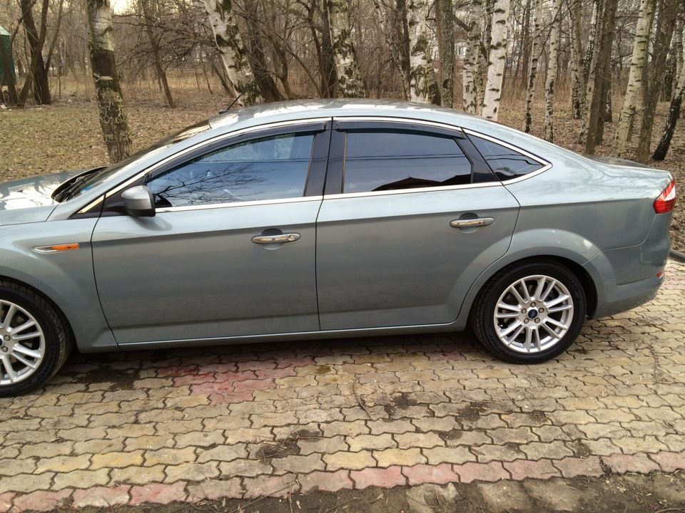 Дефлекторы V-Star для окон (с хром. молдингом) Ford Mondeo IV седан 2007-2013. Артикул CHR20111