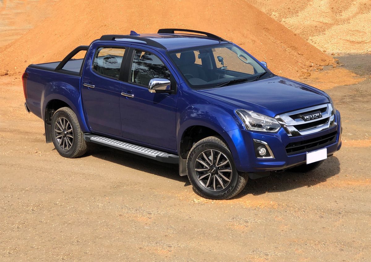 Пороги алюминиевые Rival Bmw-Style круг для Isuzu D-MAX II рестайлинг 2017-2026. Артикул D193AL.9101.1